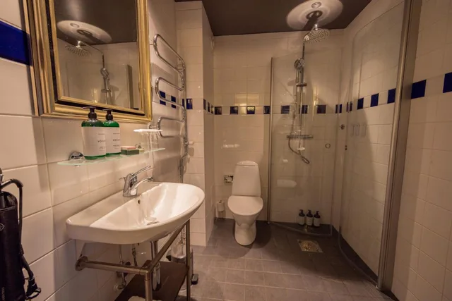 غرفة بسرير مزدوج بإطلالة على البحر، Villa Foresta 2/3