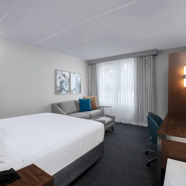 Room, King Bed, Sofa, Bathtub, Accessible, Courtyard By Marriott Miami Aventura Mall 1/10