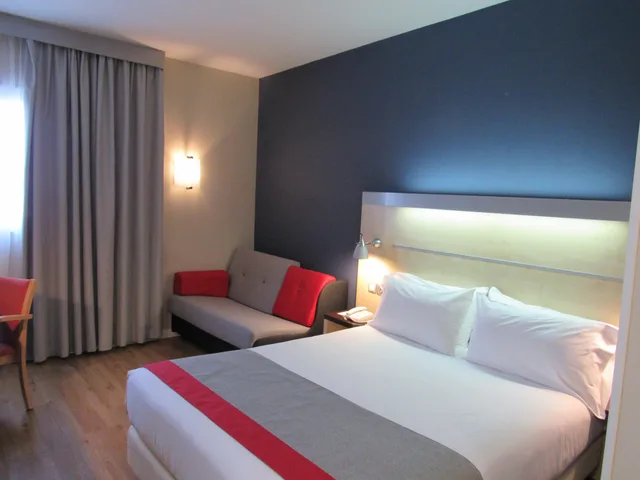 غرفة بسرير كوين لذوي الإعاقة، Holiday Inn Express Madrid Alcobendas 1/3