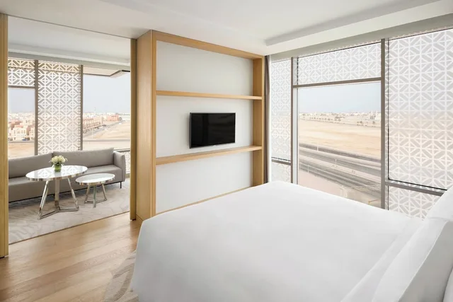 Club, Suite, King Bed, Club Floor، فندق كراون بلازا جدة السلام(Crowne Plaza Jeddah Al Salam) 2/4