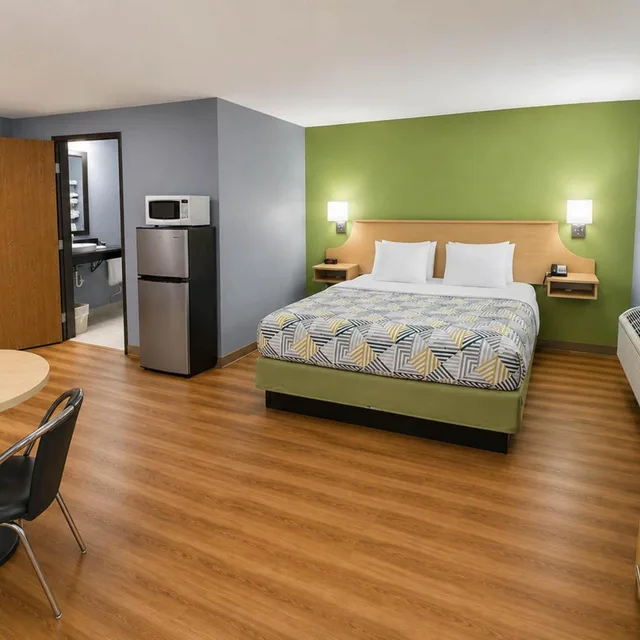 Room, King Bed, Smoking, Motel6 Morehead, KY 7/10