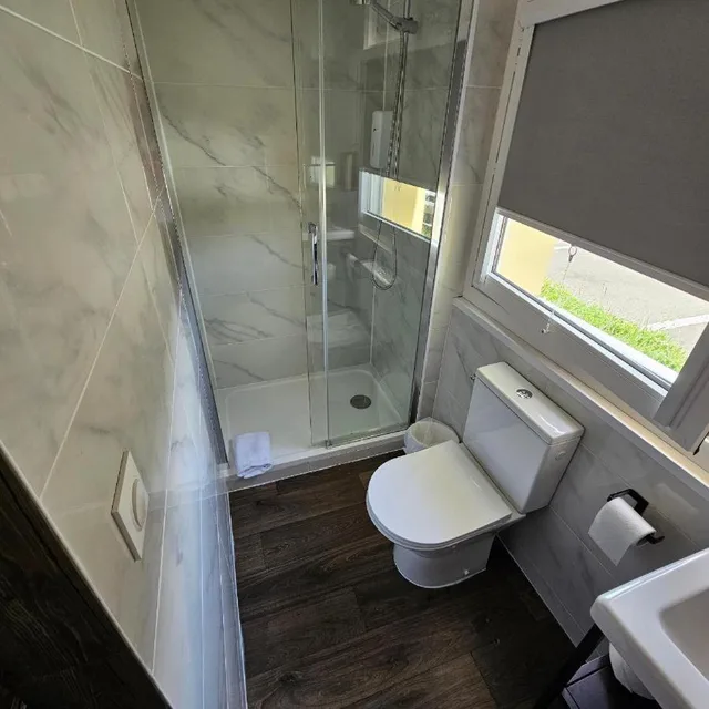 غرفة بسرير مزدوج بحمام خاص، Hotel ClassEco Gent 9/10