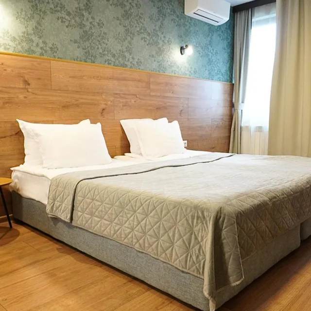 غرفة بسريرين منفصلين في الطابق الأرضي، St George Ski Spa 2/9