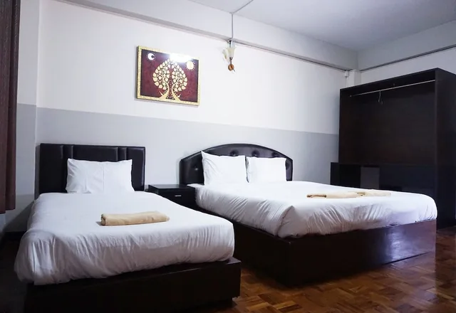 غرفة قياسية ثلاثية بسرير مزدوج وسرير فردي، Puangpech Hotel 2/4