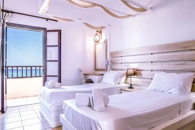 غرفة عائلية بسريرين منفصلين بإطلالة على البحر، Porto Greco Village Beach Hotel - All Inclusive 3/7