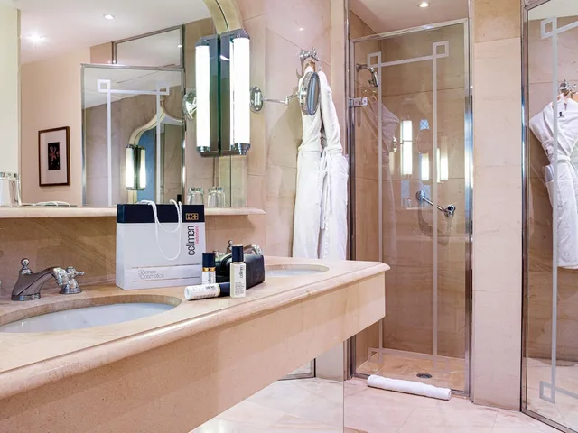 جناح جونيور بسرير كينج مع أريكة، Hotel de la Cité Carcassonne - MGallery Collection 4/4