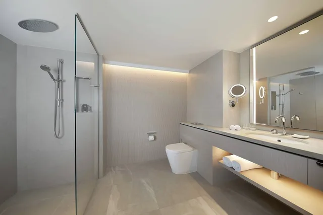Room, King Bed, Ocean View, Balcony, Jw Marriott Gold Coast Resort Spa 4/5
