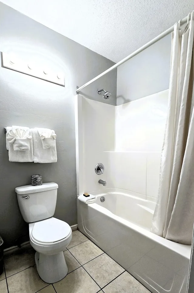 غرفة قياسية بسرير كوين، Okanagan Seasons Resort 5/5