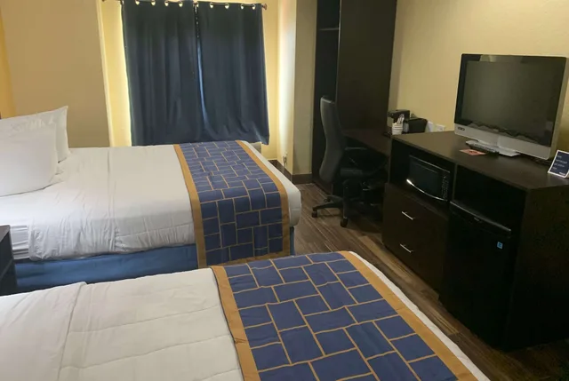 جناح استوديو بسريرين كوين، Days Inn And Suites By Wyndham Tampa Raymond James Stadium 8/10
