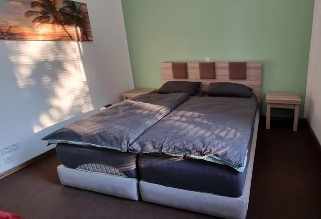 غرفة بسرير مزدوج بحمام خاص، Hotel Linda 4/7