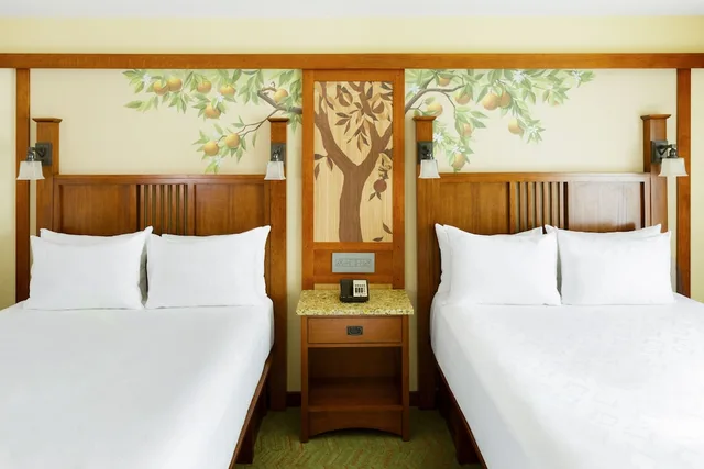 Room, 2 Queen Beds, with View, Club Floor، Disney Grand Californian 2/5