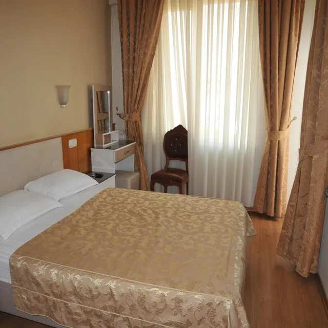 غرفة قياسية ثلاثية، Europa Hotel 10/10