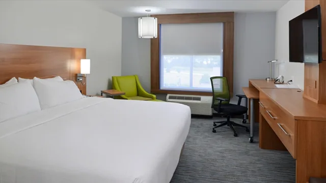 غرفة قياسية بسرير مزدوج، Holiday Inn Express & Suites Lexington - Hamburg Area 1/2