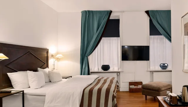 Junior Suite, King Bed, Hotel Kong Arthur 1/10
