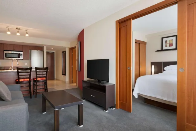 جناح بسريرين مزدوجين مع أريكة لذوي الإعاقة، Embassy Suites By Hilton Montreal 2/5