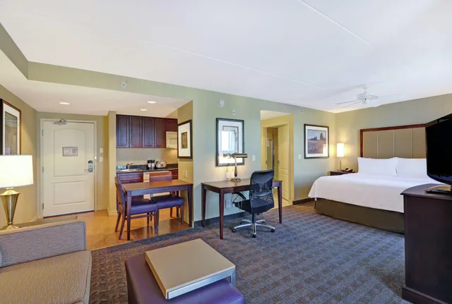 استوديو بسرير كينج، Homewood Suites by Hilton Cambridge-Waterloo, Ontario 2/2