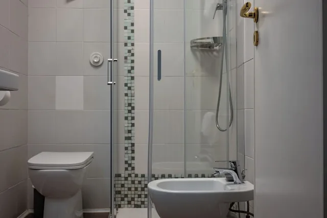 غرفة قياسية بسرير كوين، Hotel Genova Liberty 8/9
