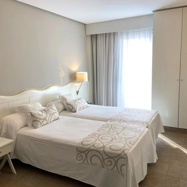 غرفة ثلاثية، Meridional Hotel 1/7