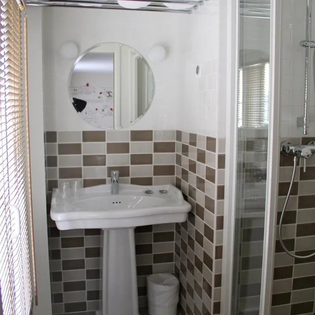 غرفة سوبيريور بسرير مزدوج أو سريرين منفصلين، Hotel Des 3 Poussins 3/4