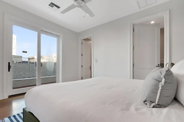 Adjoining, Apartment, 5 King Beds, 4 Queen Beds, 2 Sofa، Factors Row by Sextant 4/10
