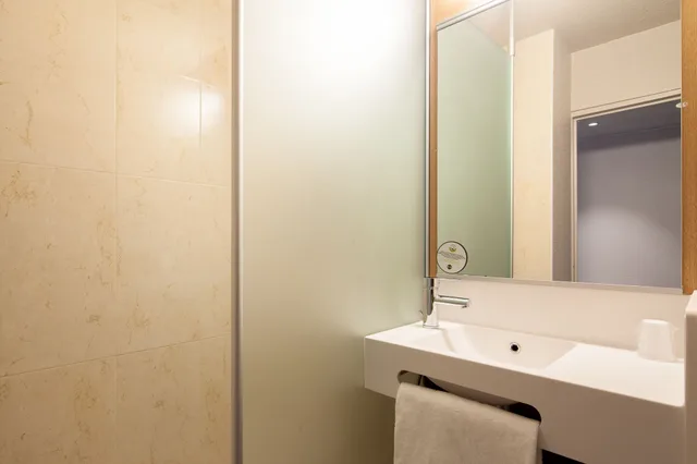 غرفة بسريرين منفصلين، B&B HOTEL Paris Chatillon 5/7