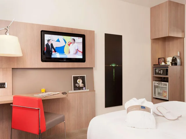 غرفة تنفيذية بسرير كوين مع أريكة، Novotel Paris Rueil-Malmaison 5/10