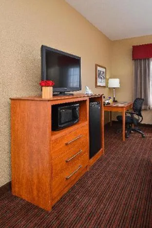 غرفة بسرير كينج بحوض استحمام لذوي الإعاقة، Quality Inn Blackwell I-35 1/1