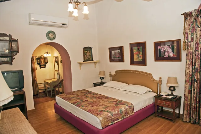 Cottage, Queen Bed, WelcomHeritage Connaught House 2/10