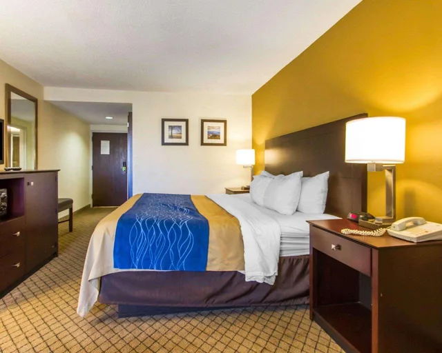 غرفة بسرير كينج، Quality Inn Clarksville 4/9