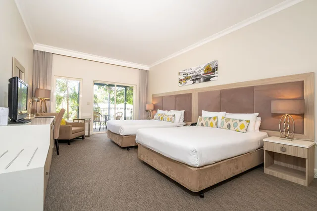 غرفة بسريرين منفصلين بإطلالة على البحيرة، 45 Joondalup Resort Country Club Blvd 1/1