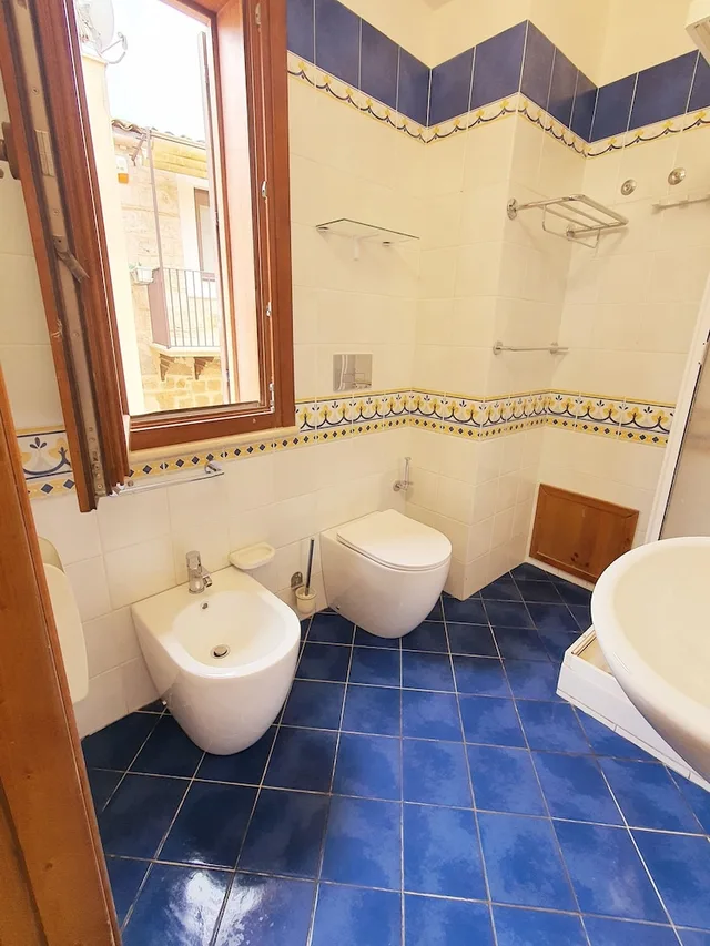 غرفة بسرير كوين بإطلالة على البحر بشرفة، HOTEL CALA MARINA 4/10