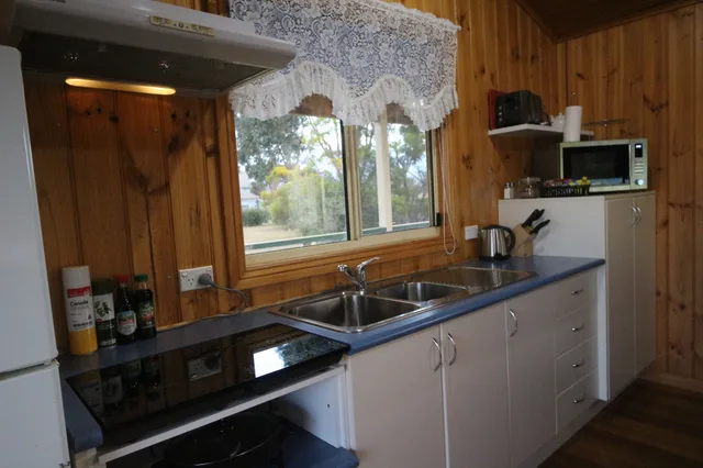 1 Bedroom, Cabin, Deluxe, Balcony, Garden Area, Swansea Cottages & Motel Suites 5/6