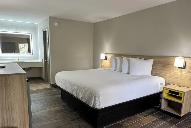 غرفة ديلوكس بسرير مزدوج، Days Inn by Wyndham Gainesville Hospital/University Area 3/4