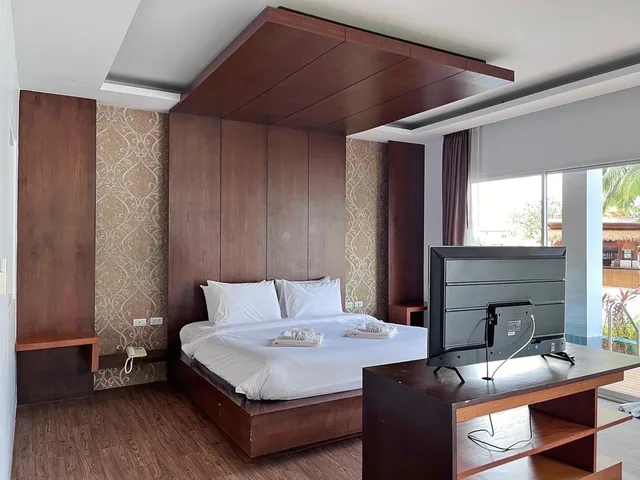 Luxury, Double Bed, Beach Front, with Pool، Phi Phi Cliff Beach Resort 1/10