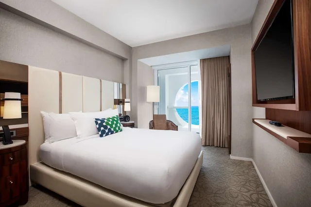 1 Bedroom, Suite, King Bed, Ocean Front, Sofa, Accessible، Conrad Fort Lauderdale Beach 2/10