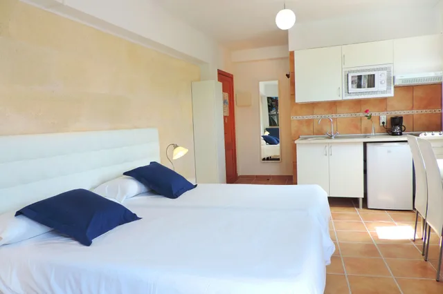 استوديو بسريرين منفصلين مع أريكة بمطبخ، Marblau Hostal 5/6