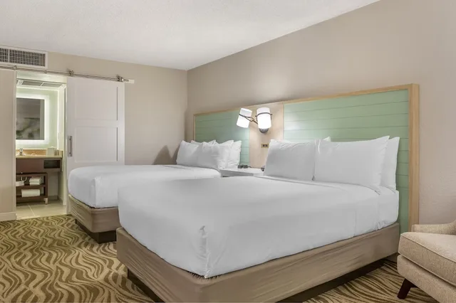 Room, 2 Double Beds, Exterior Entrance، Wyndham Garden Lake Buena Vista Disney Springs Resort 6/10
