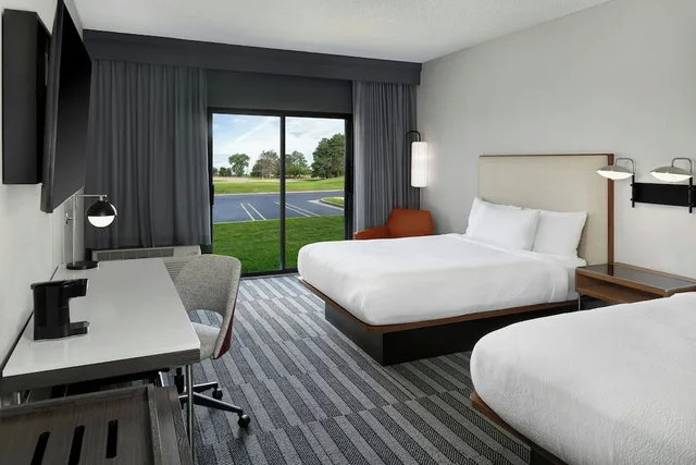 غرفة بسريرين كوين لذوي الإعاقة، Courtyard by Marriott Southfield 1/7