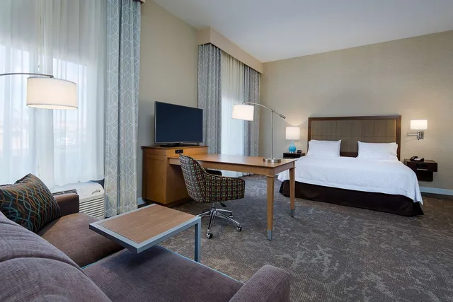 جناح بسرير كينج بشرفة، Hampton Inn Suites Page Lake Powell 1/3