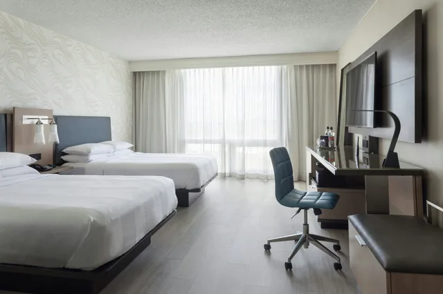 Room, Double Bed, Marriott Miami Airport 1/5