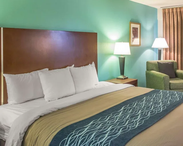 جناح بسرير كينج، Days Inn by Wyndham Austintown 2/5