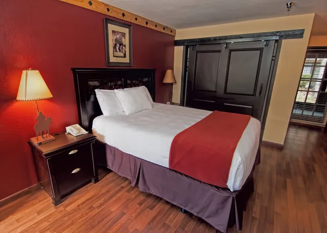 Lodge, Suite, Queen Bed، Westgate River Ranch Resort & Rodeo 2/4