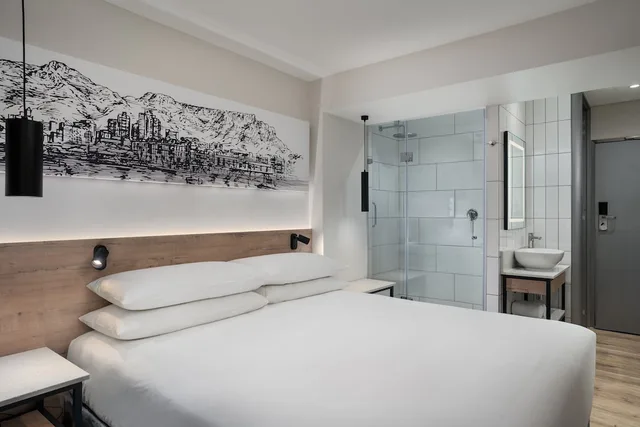 غرفة بسرير كينج، Protea Hotel by Marriott Cape Town Sea Point 1/9