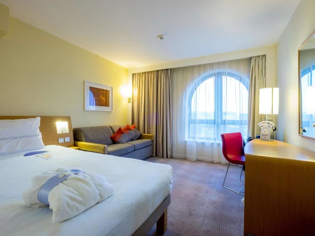 غرفة تنفيذية بسرير كوين مع أريكة، Novotel Southampton 2/8