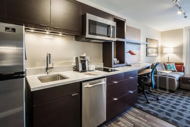استوديو بسرير كوين، Towneplace Suites Cleveland 8/8