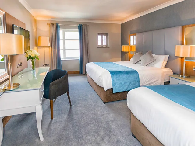 غرفة قياسية بسريرين منفصلين، Riverside Park Hotel And Leisure Club 2/5