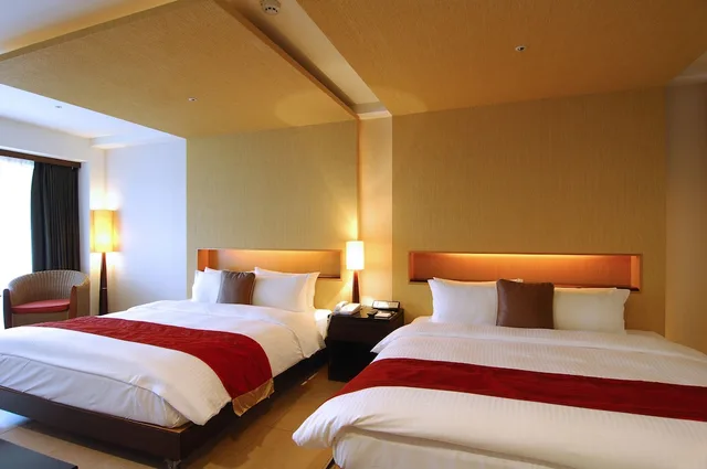 غرفة ديلوكس رباعية بسريرين كوين بحوض استحمام، Yangmingshan Tien Lai Resort Spa 2/4