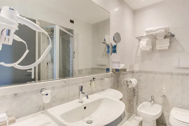 غرفة رباعية، Kursaal Hotel 3/3