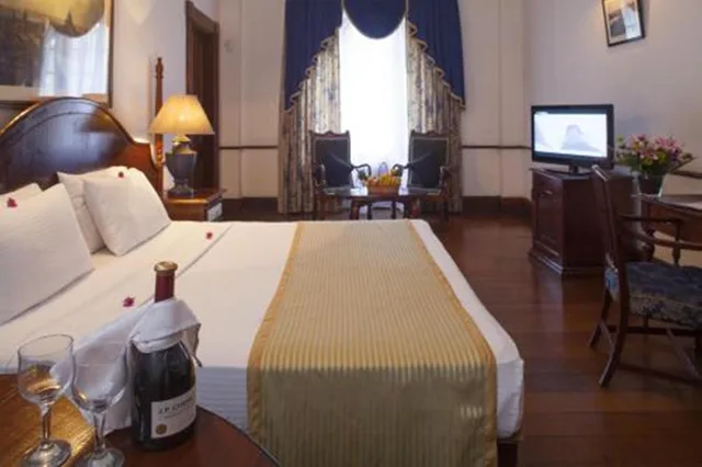 غرفة عائلية، Queens Hotel 1/1