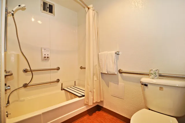 Standard, 2 Queen Beds, Smoking, Motel6 Willows, CA 8/9